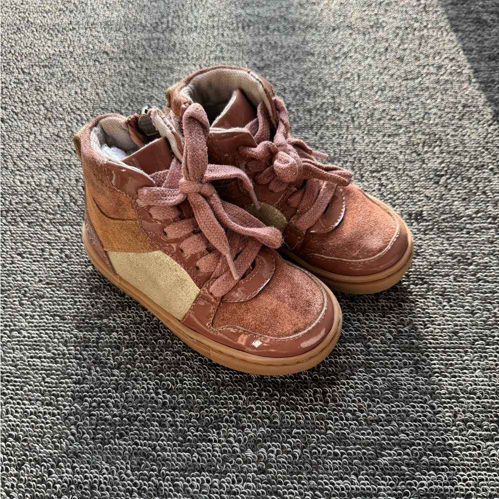 Petit Nord Mountain Sneaker- Rose Clay Metallic Patent Leather